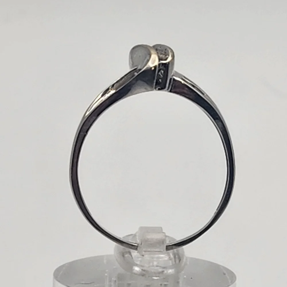 Sun 10 Karat White Gold & Diamond Ring (10.5)